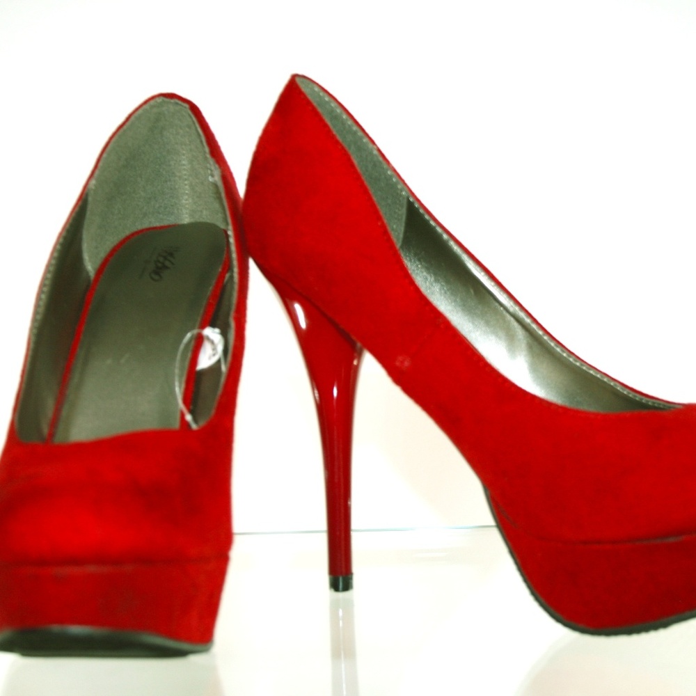 Mossimo Sox-Tab High Heels Red Size 8